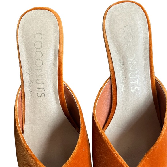 Retro style burnt orange velvet heels, Coconuts by Matisse, Sz 9 - Picture 3 of 9